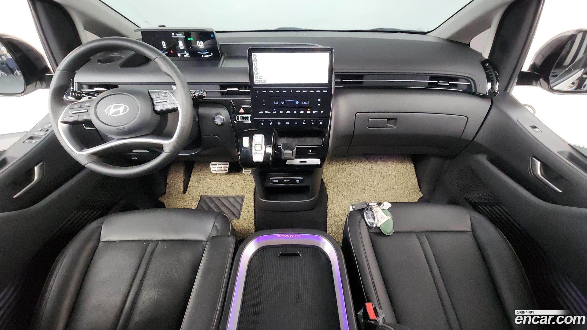 Main__Slider__Photo:Staria Hyundai 2025.3-6