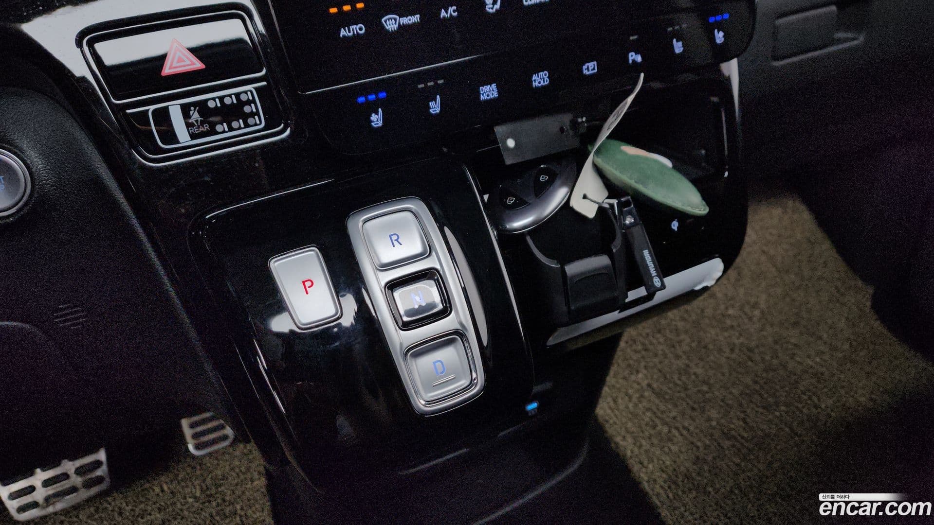 Main__Slider__Photo:Staria Hyundai 2025.3-8