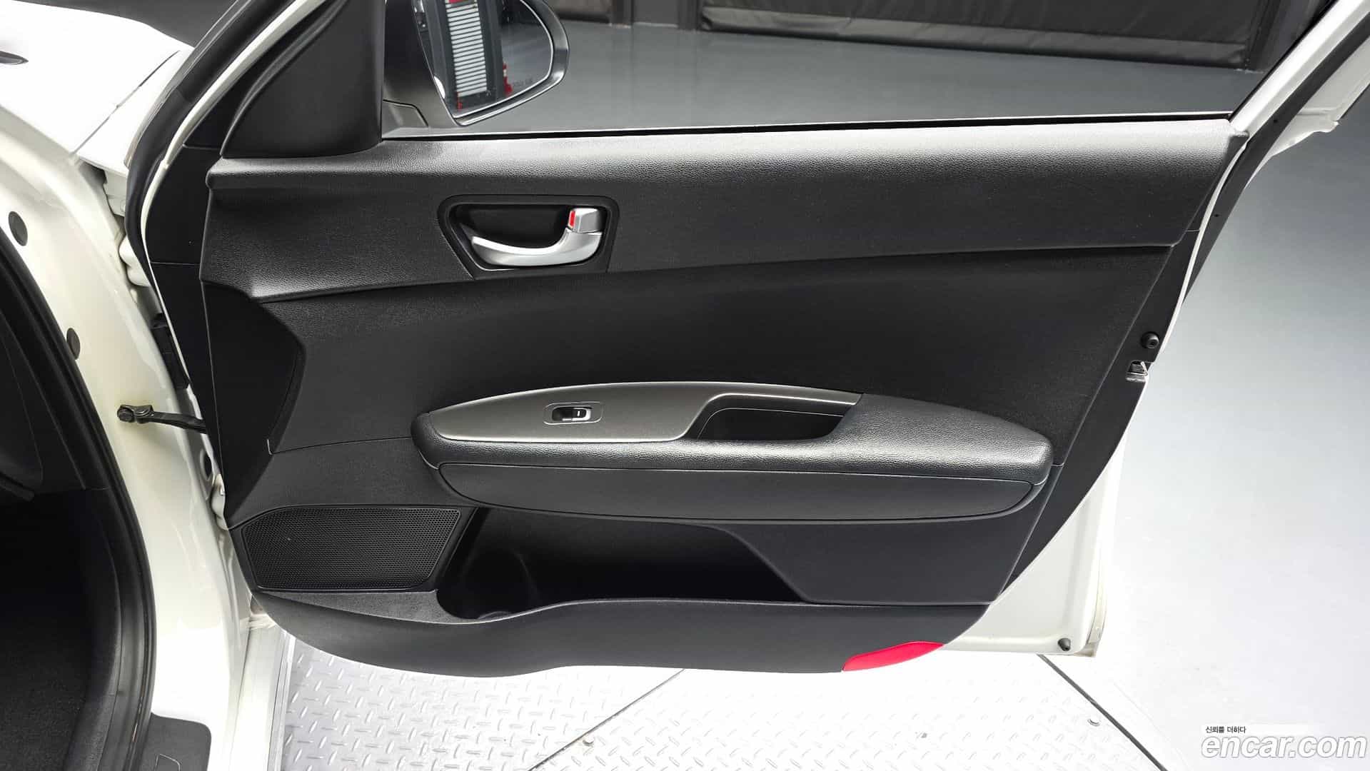 K5 Kia 2017.2-INNER-034
