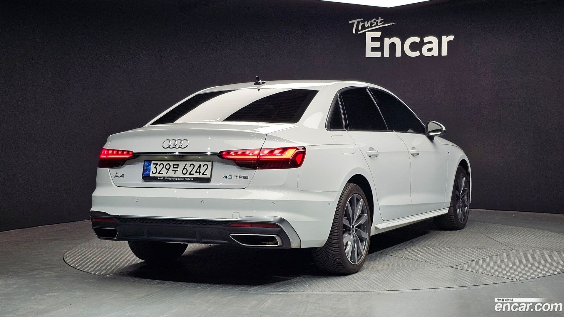 Main__Slider__Photo:A4 Audi 2022.10-1