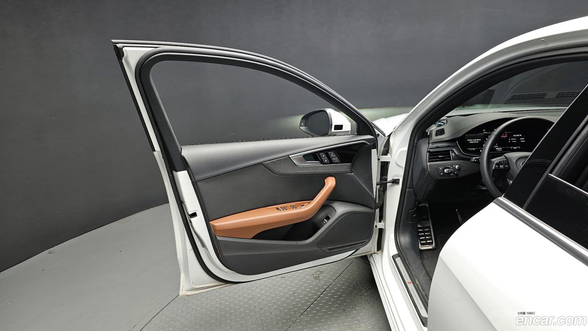 Main__Slider__Photo:A4 Audi 2022.10-23