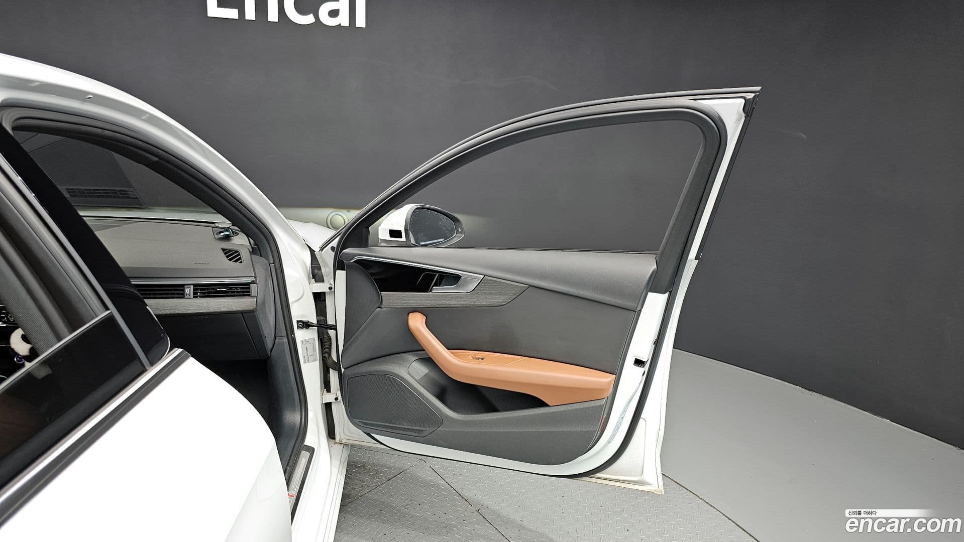 Main__Slider__Photo:A4 Audi 2022.10-24