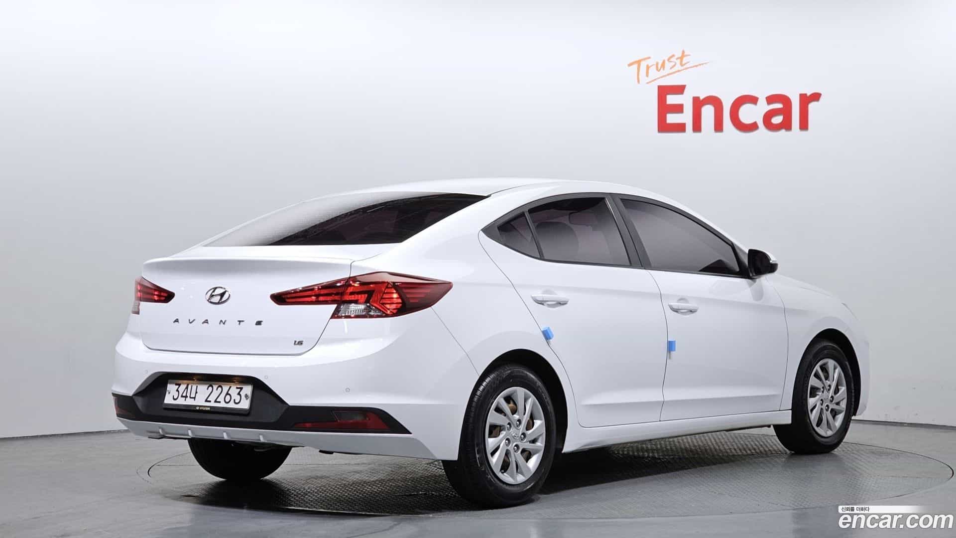 AVANTE Hyundai 2019.2-OUTER-002