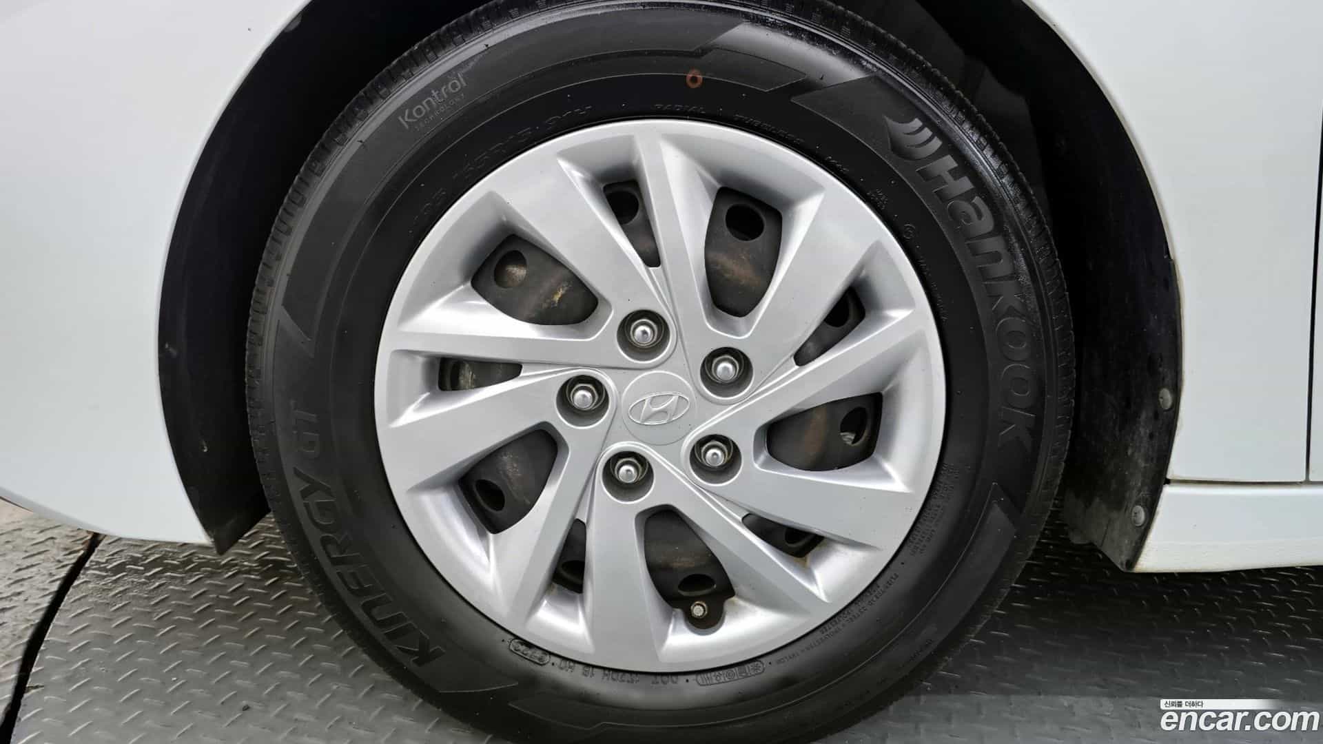 AVANTE Hyundai 2019.2-OUTER-005