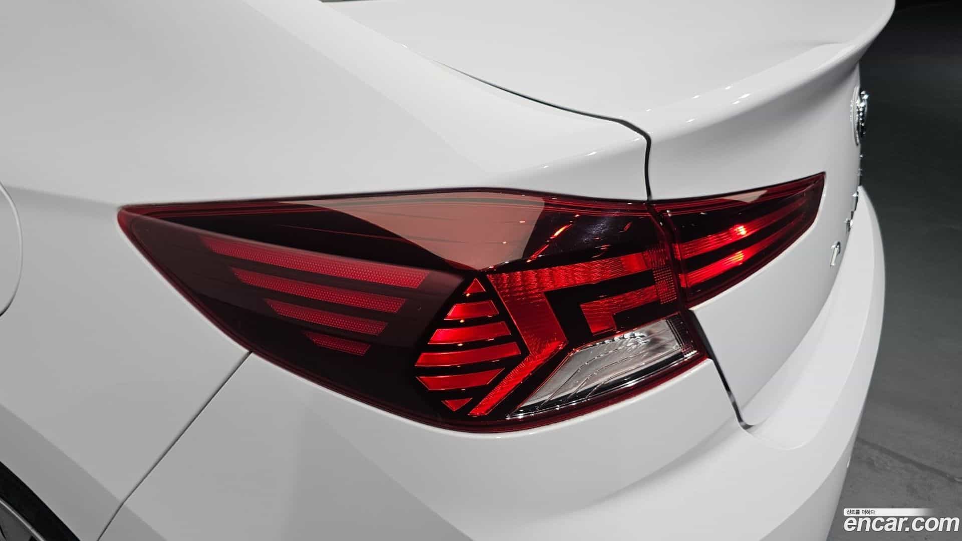 AVANTE Hyundai 2019.2-OUTER-033