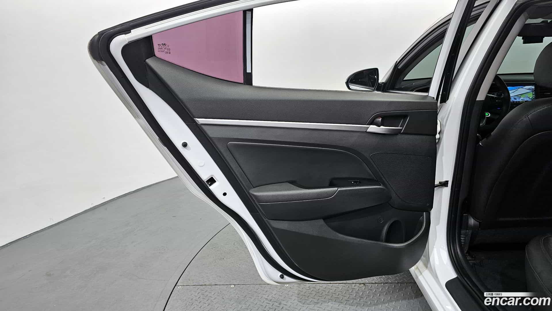 AVANTE Hyundai 2019.2-INNER-035
