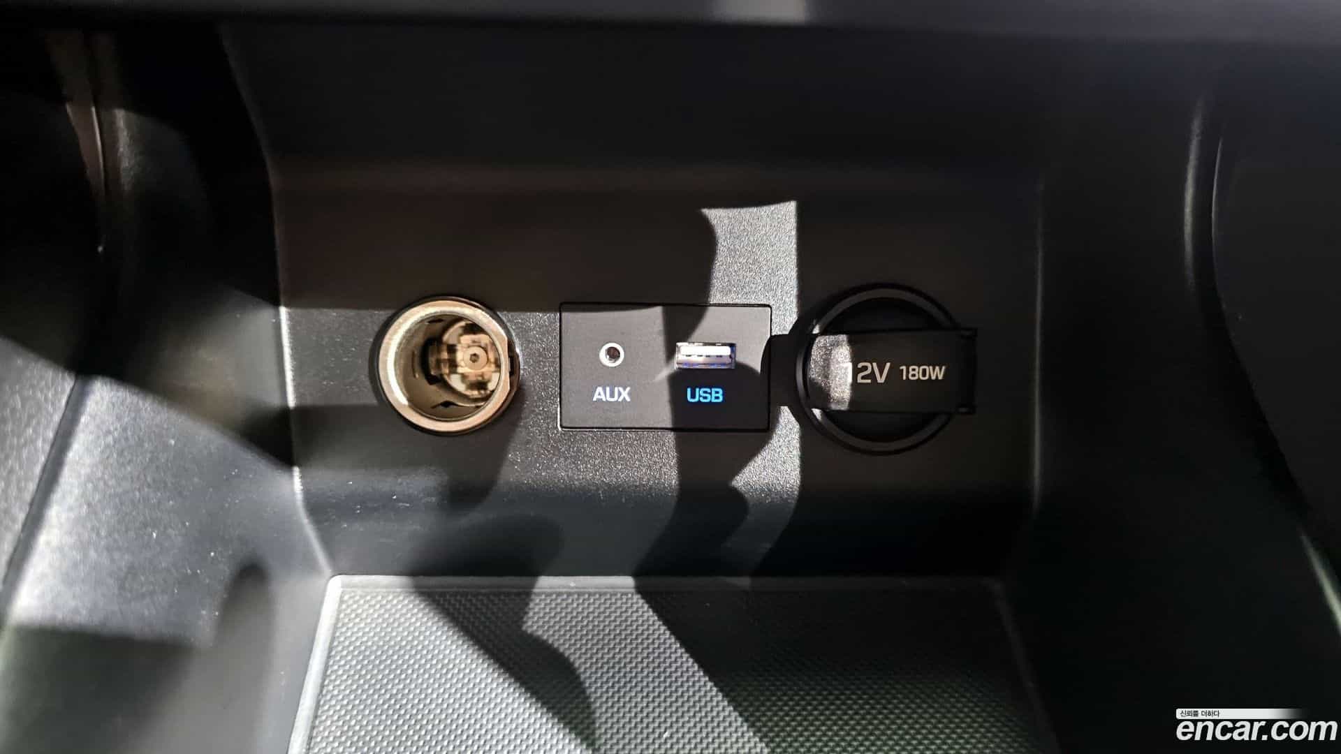 AVANTE Hyundai 2019.2-INNER-036