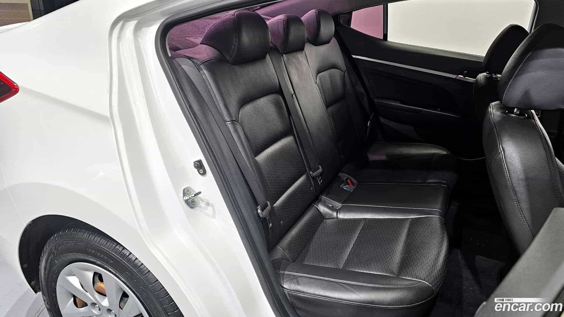 AVANTE Hyundai 2019.2-OPTION-040