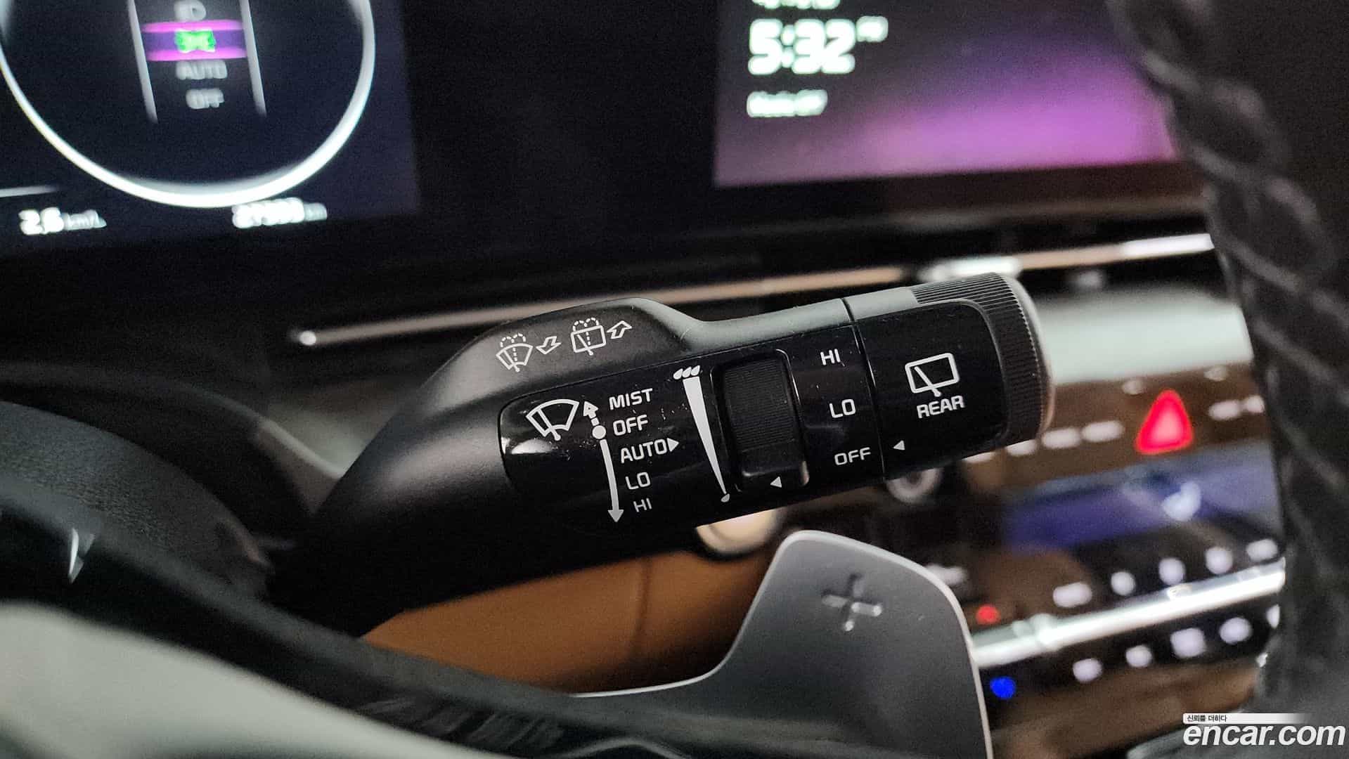 Canival Kia 2023.8-OPTION-024