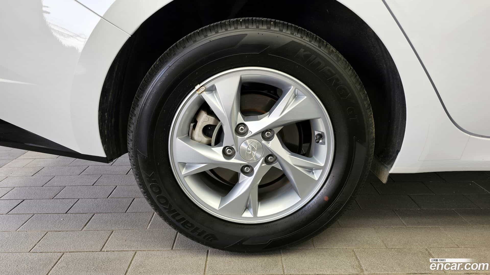 AVANTE Hyundai 2021.1-OUTER-005