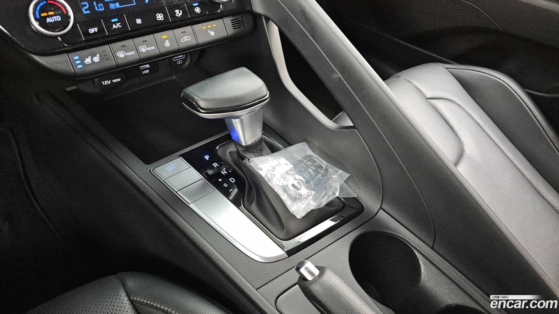 AVANTE Hyundai 2021.1-INNER-009
