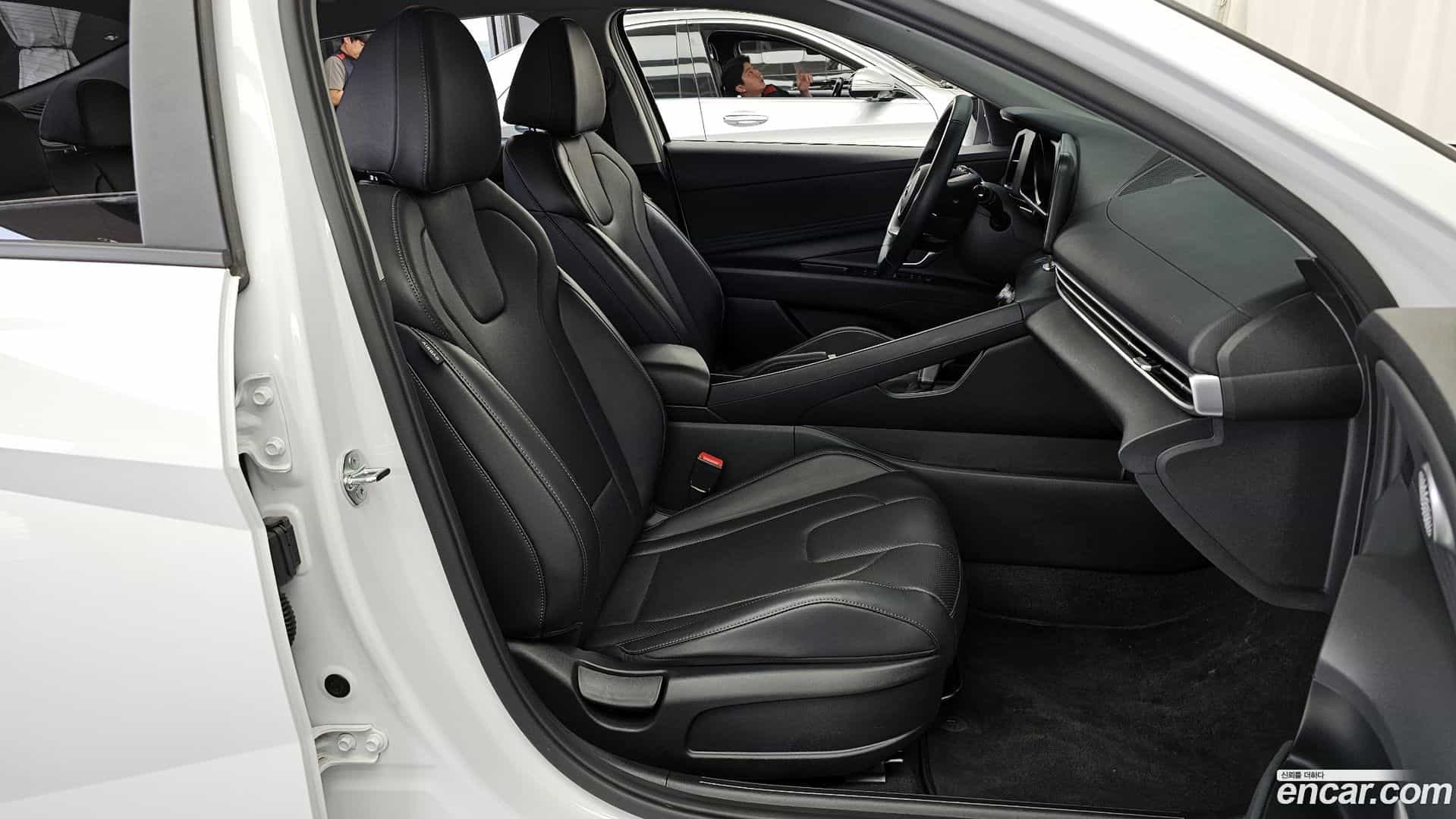 AVANTE Hyundai 2021.1-OPTION-016