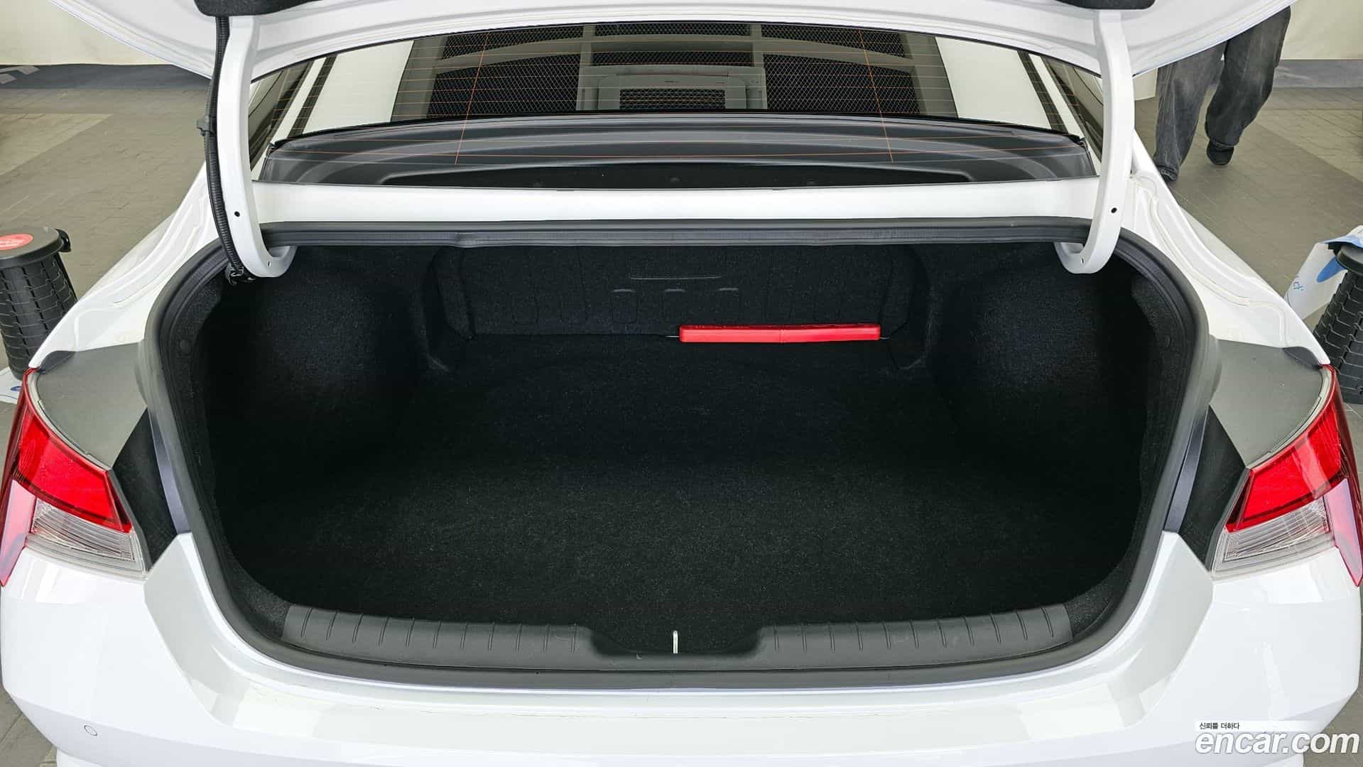 AVANTE Hyundai 2021.1-OPTION-024