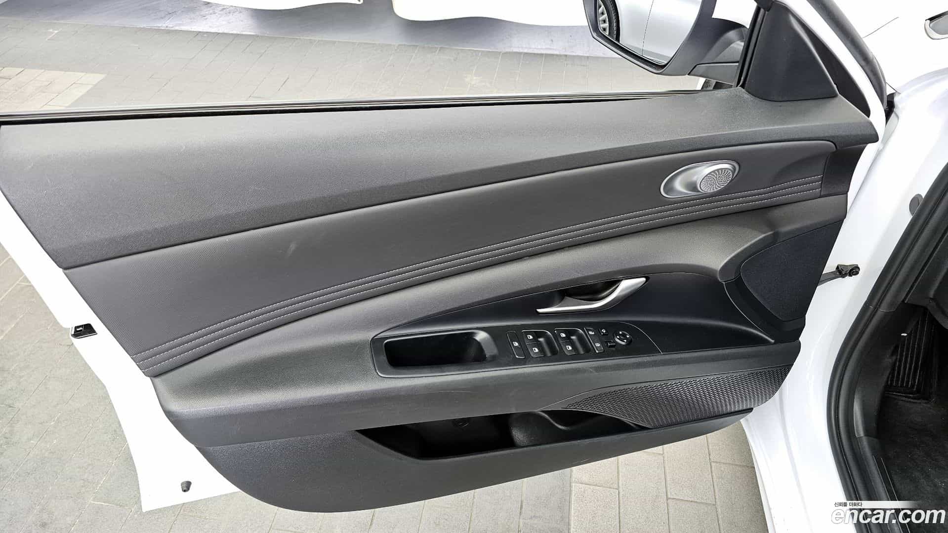AVANTE Hyundai 2021.1-INNER-034