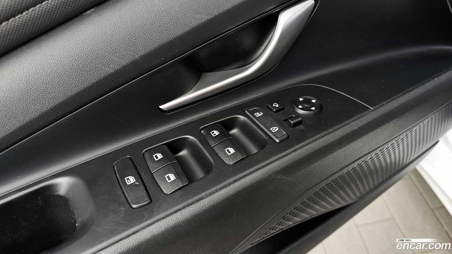 AVANTE Hyundai 2021.1-INNER-036