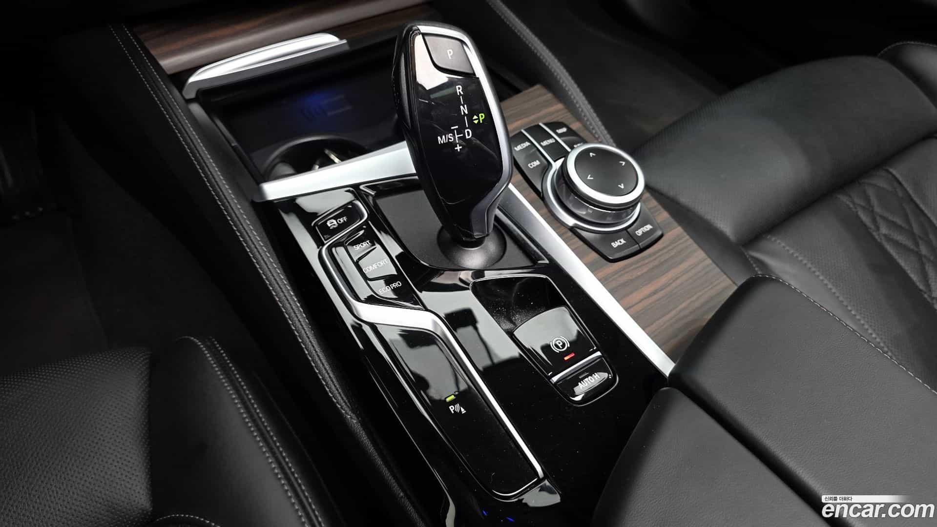 5-Series BMW 2022.2-INNER-009