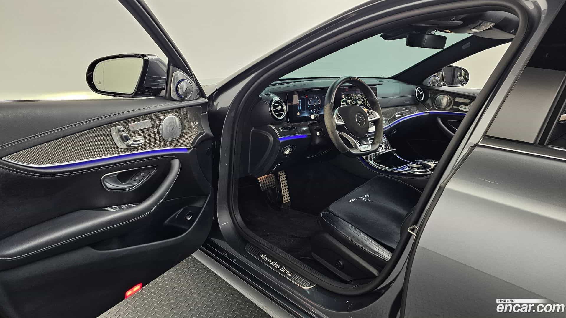 E-Class Mercedes-Benz 2017.5-INNER-010