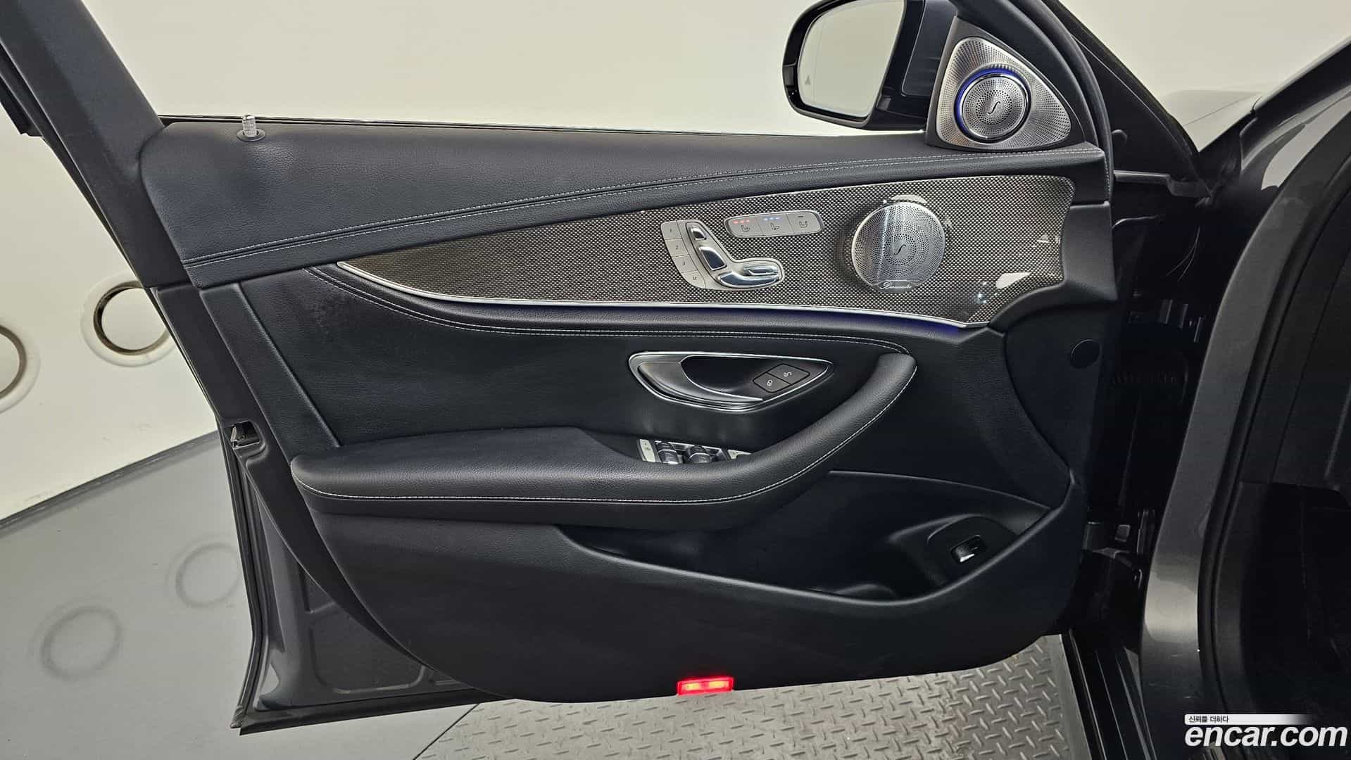 E-Class Mercedes-Benz 2017.5-INNER-034