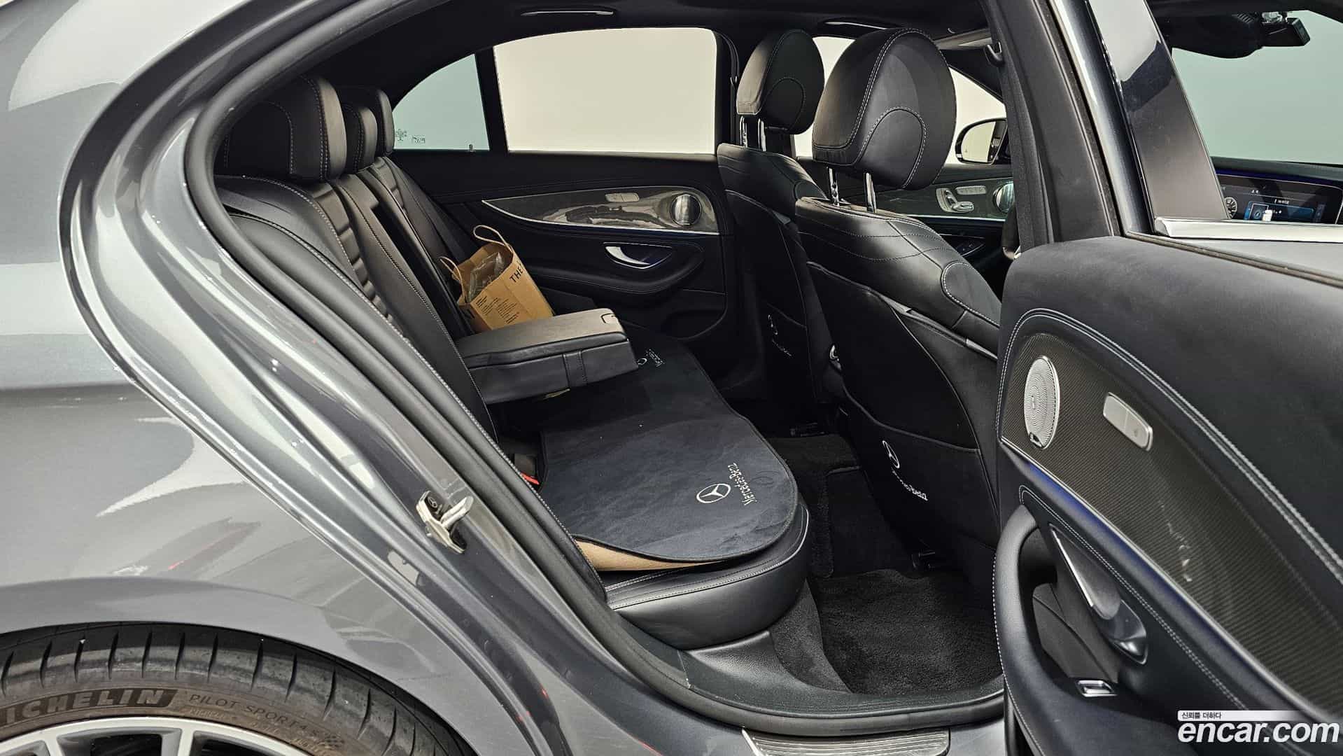 E-Class Mercedes-Benz 2017.5-INNER-036