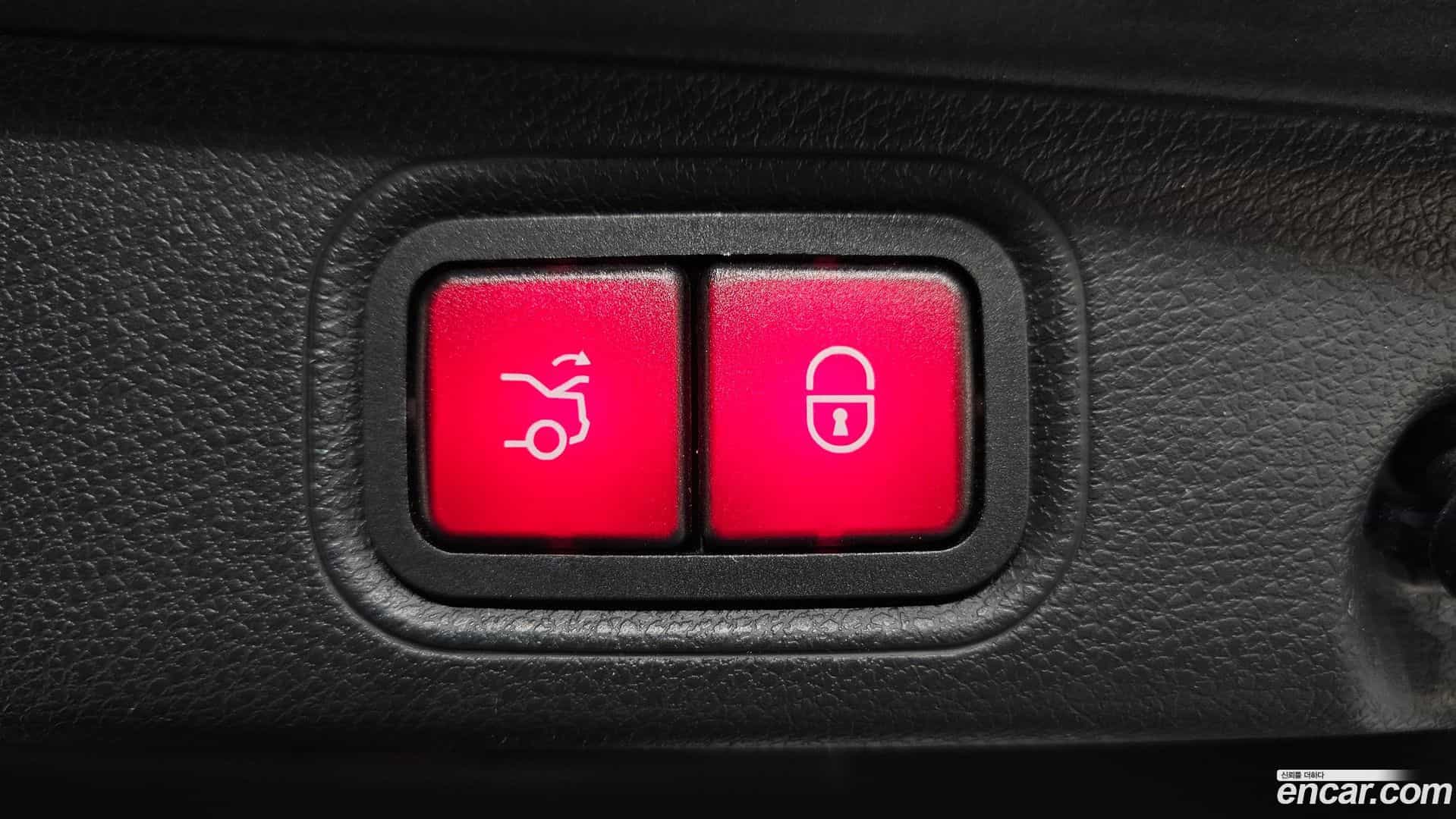 E-Class Mercedes-Benz 2017.5-OPTION-048