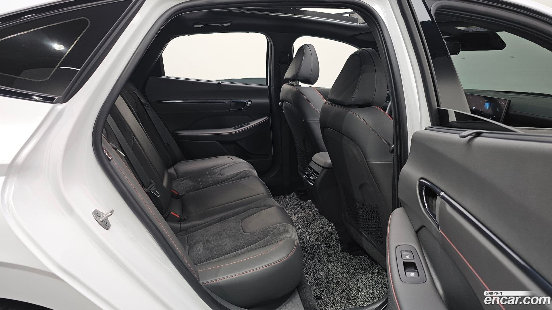 Main__Slider__Photo:Sonata Hyundai 2024.3-25