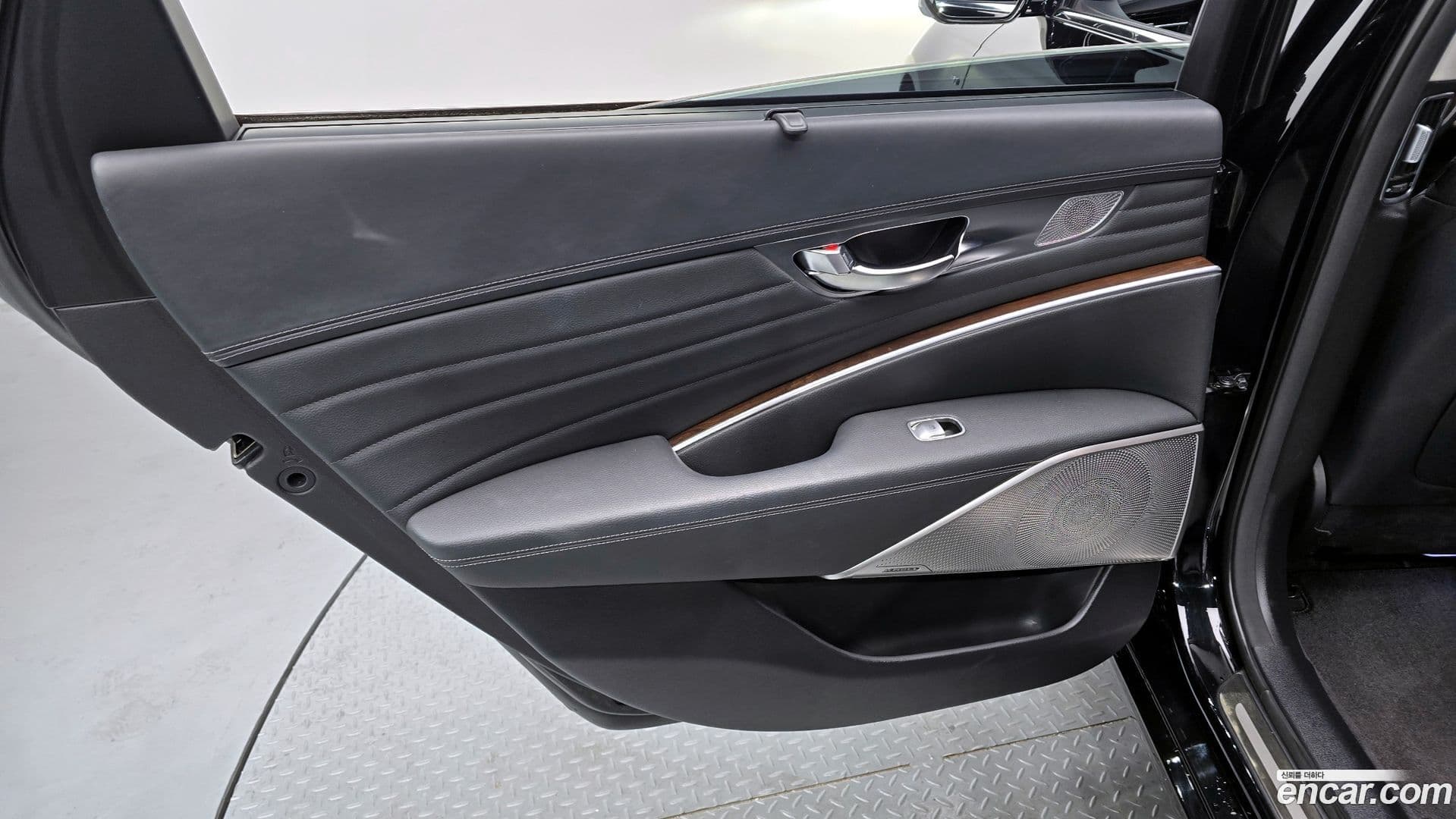 Main__Slider__Photo:K9 Kia 2020.5-25