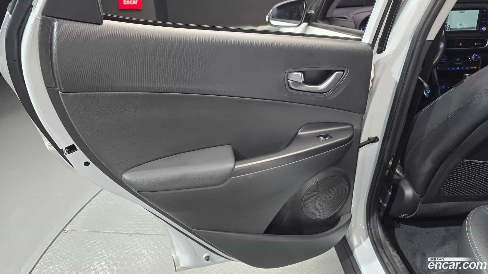 Kona Hyundai 2018.6-INNER-035