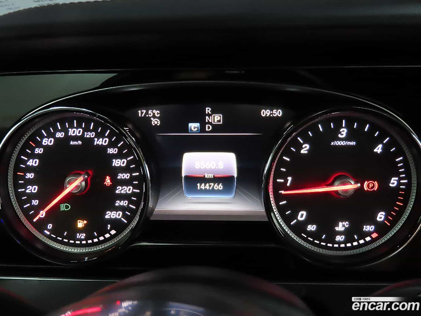 E-Class Mercedes-Benz 2018.10-INNER-008