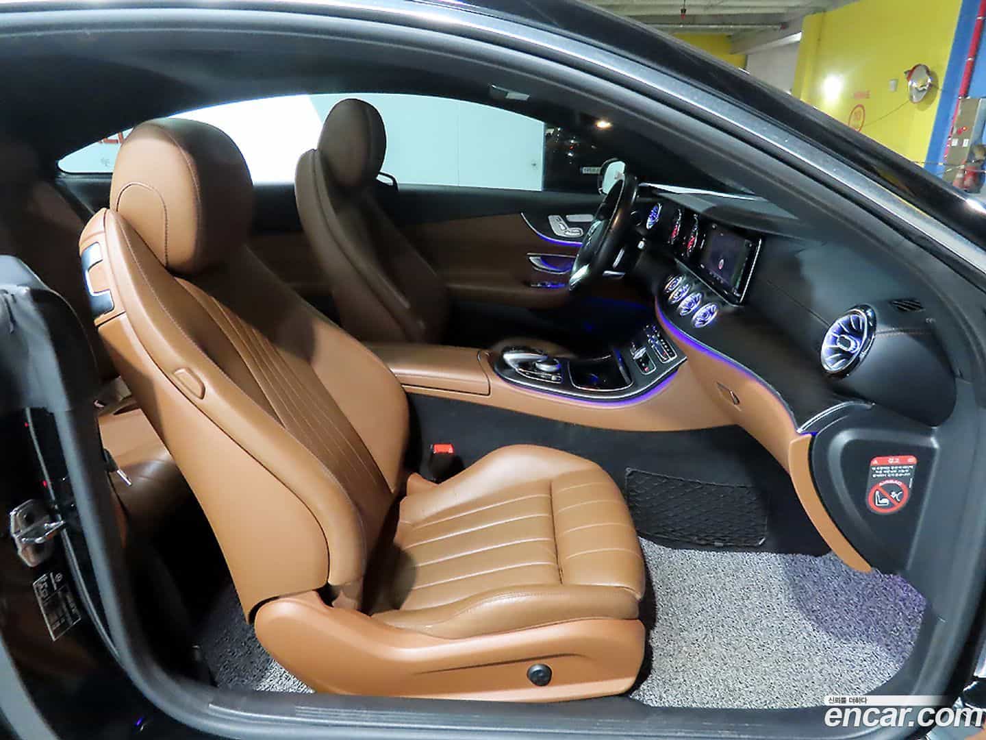 E-Class Mercedes-Benz 2018.10-OPTION-015