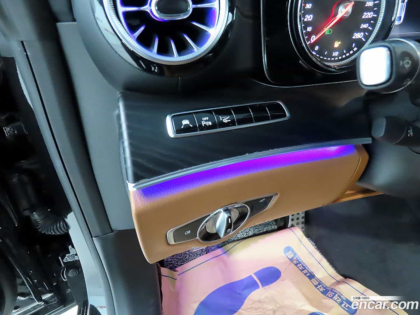E-Class Mercedes-Benz 2018.10-OPTION-020
