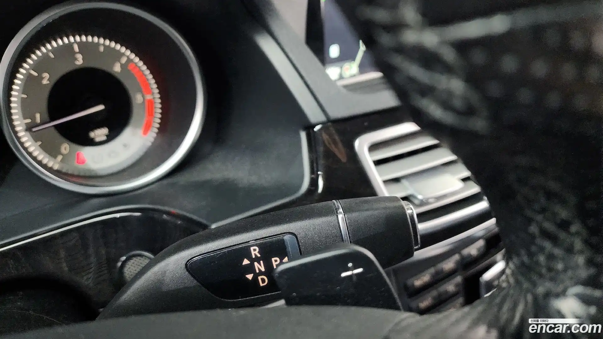 E-Class Mercedes-Benz 2014.3-INNER-009