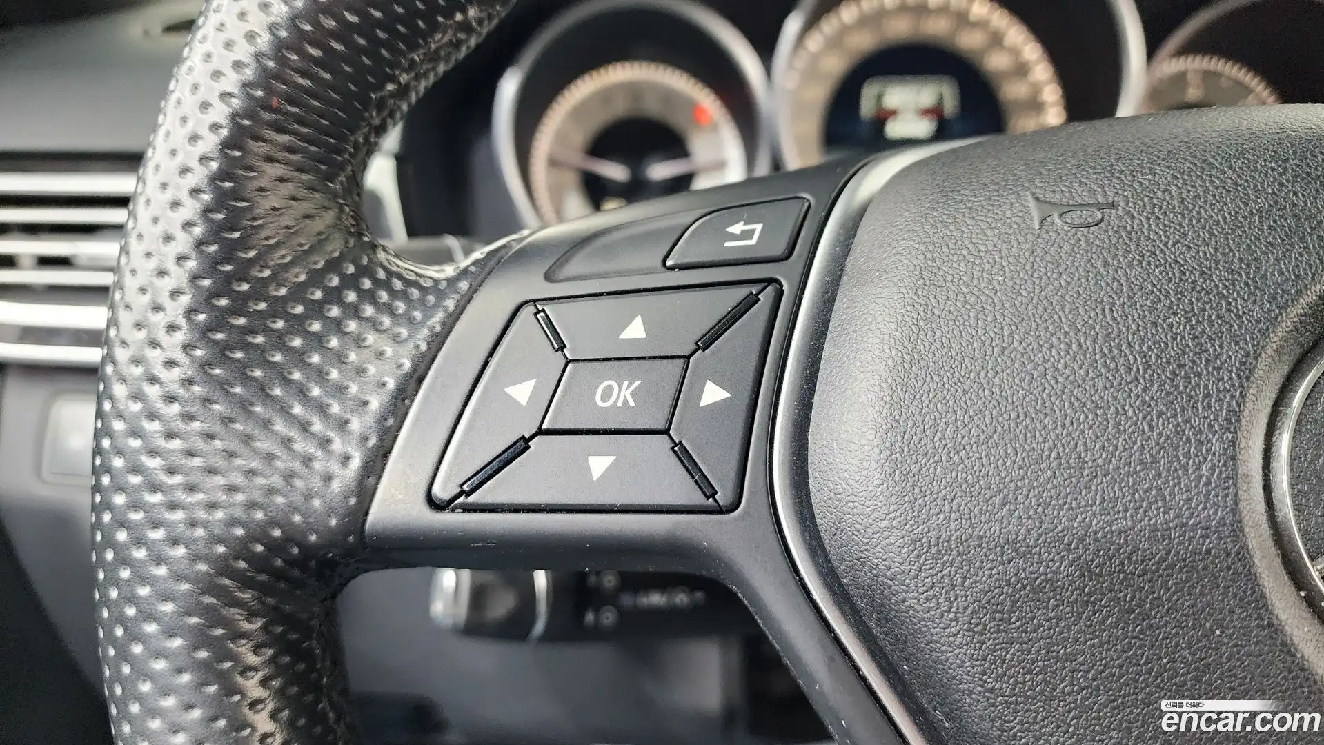 E-Class Mercedes-Benz 2014.3-OPTION-021