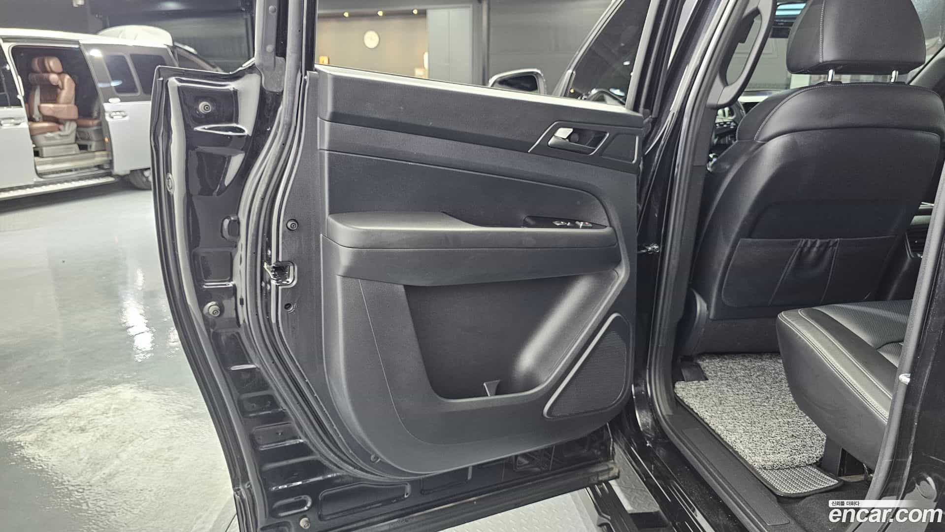 Rexton KG Mobility 2022.0-INNER-035
