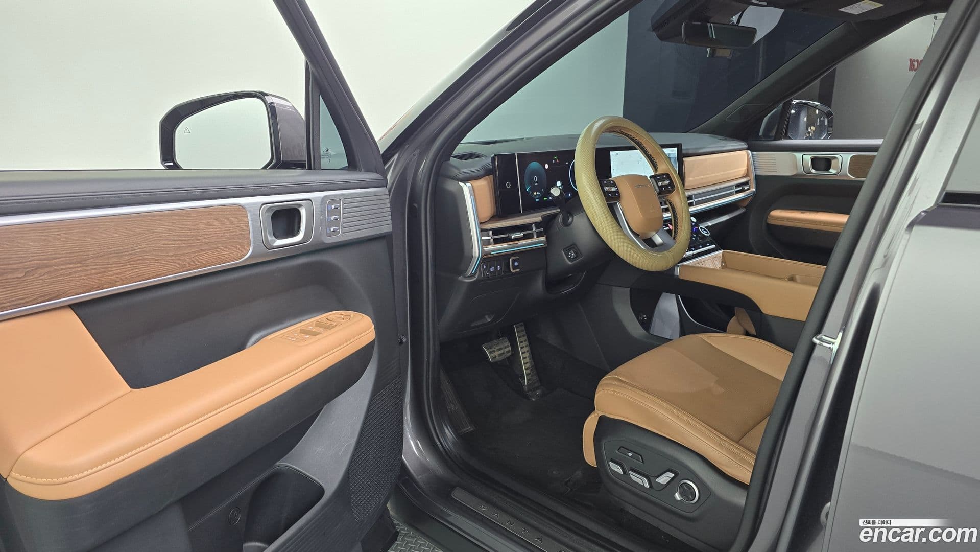 Main__Slider__Photo:Santafe Hyundai 2023.10-9