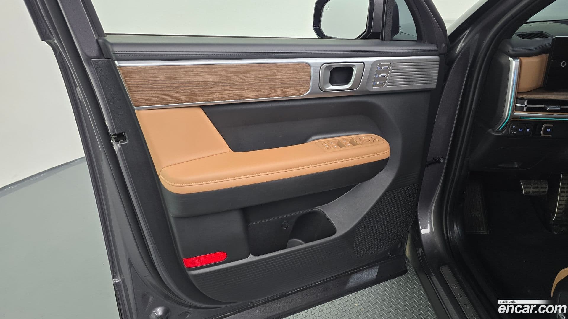 Main__Slider__Photo:Santafe Hyundai 2023.10-23