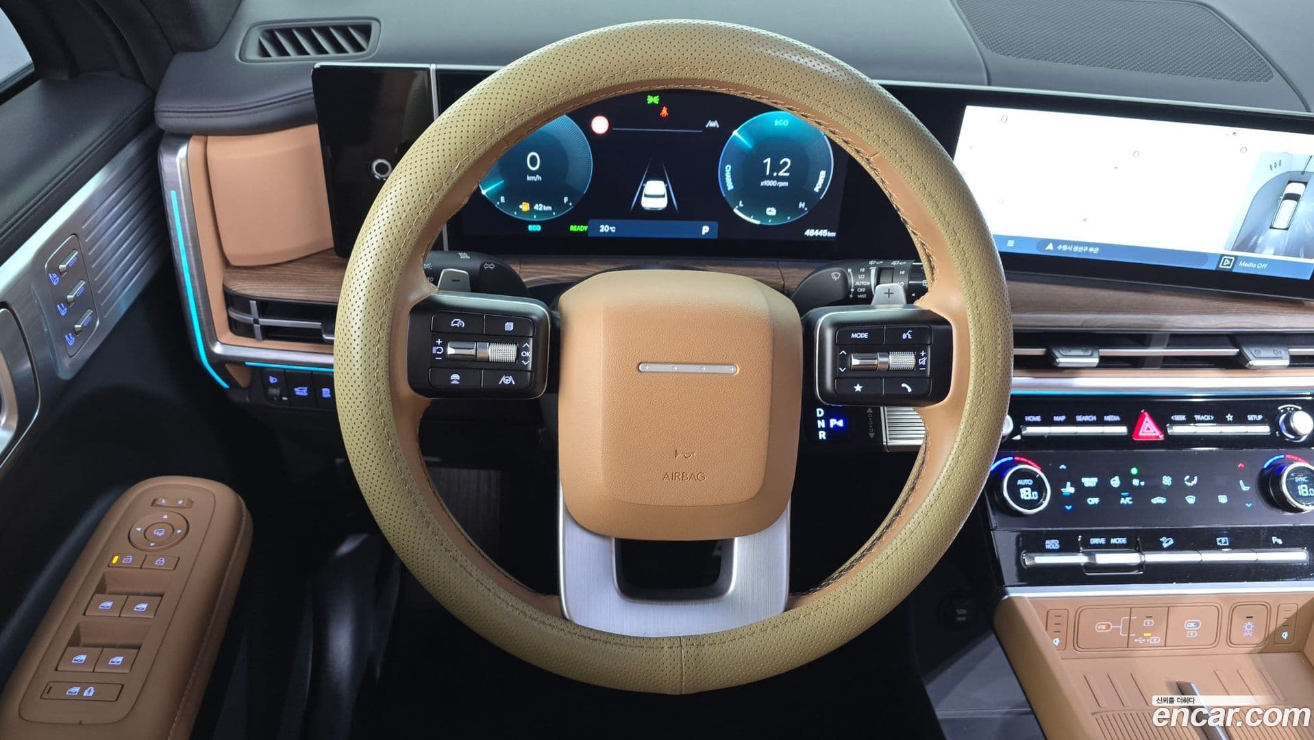Main__Slider__Photo:Santafe Hyundai 2023.10-25