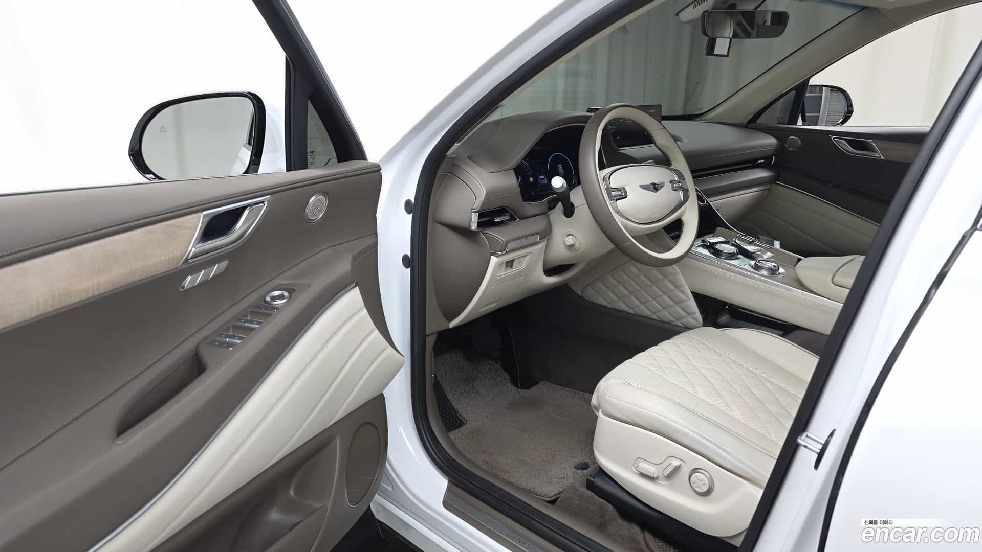 GV80 Genesis 2023.0-INNER-010