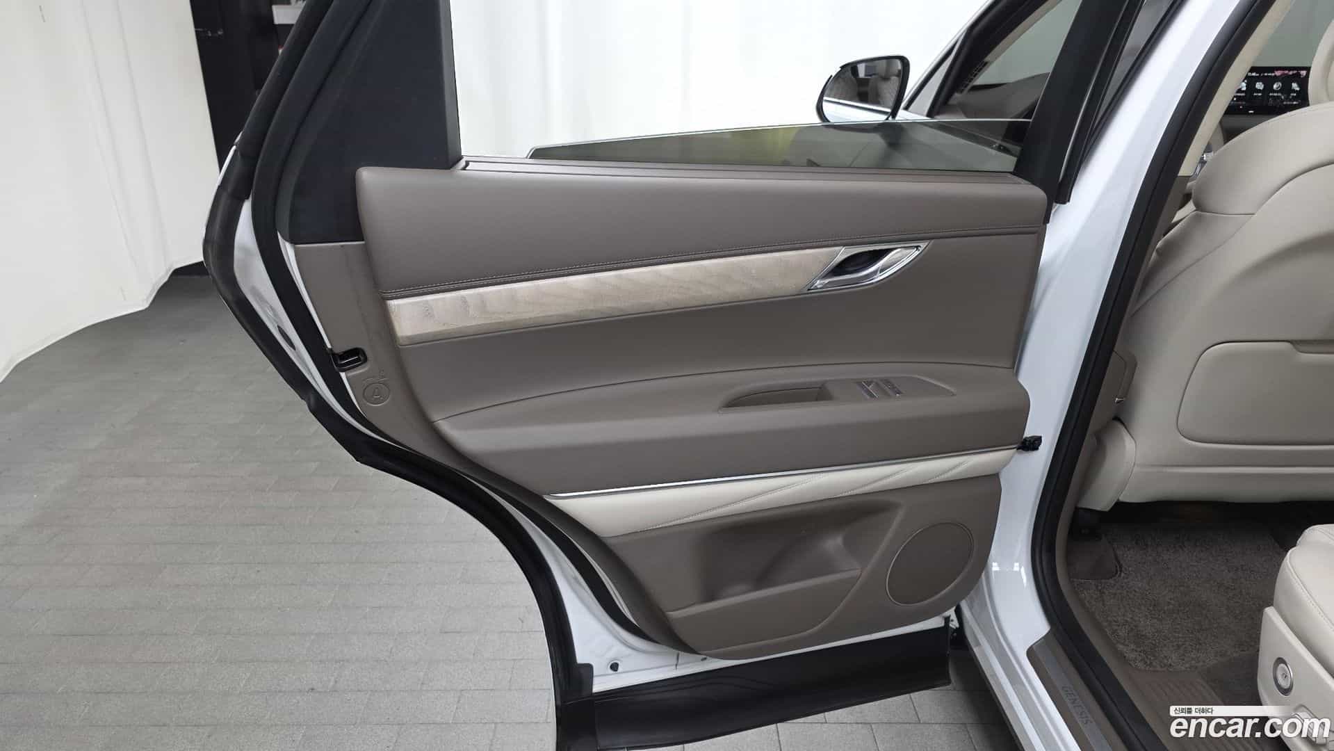 GV80 Genesis 2023.0-INNER-035