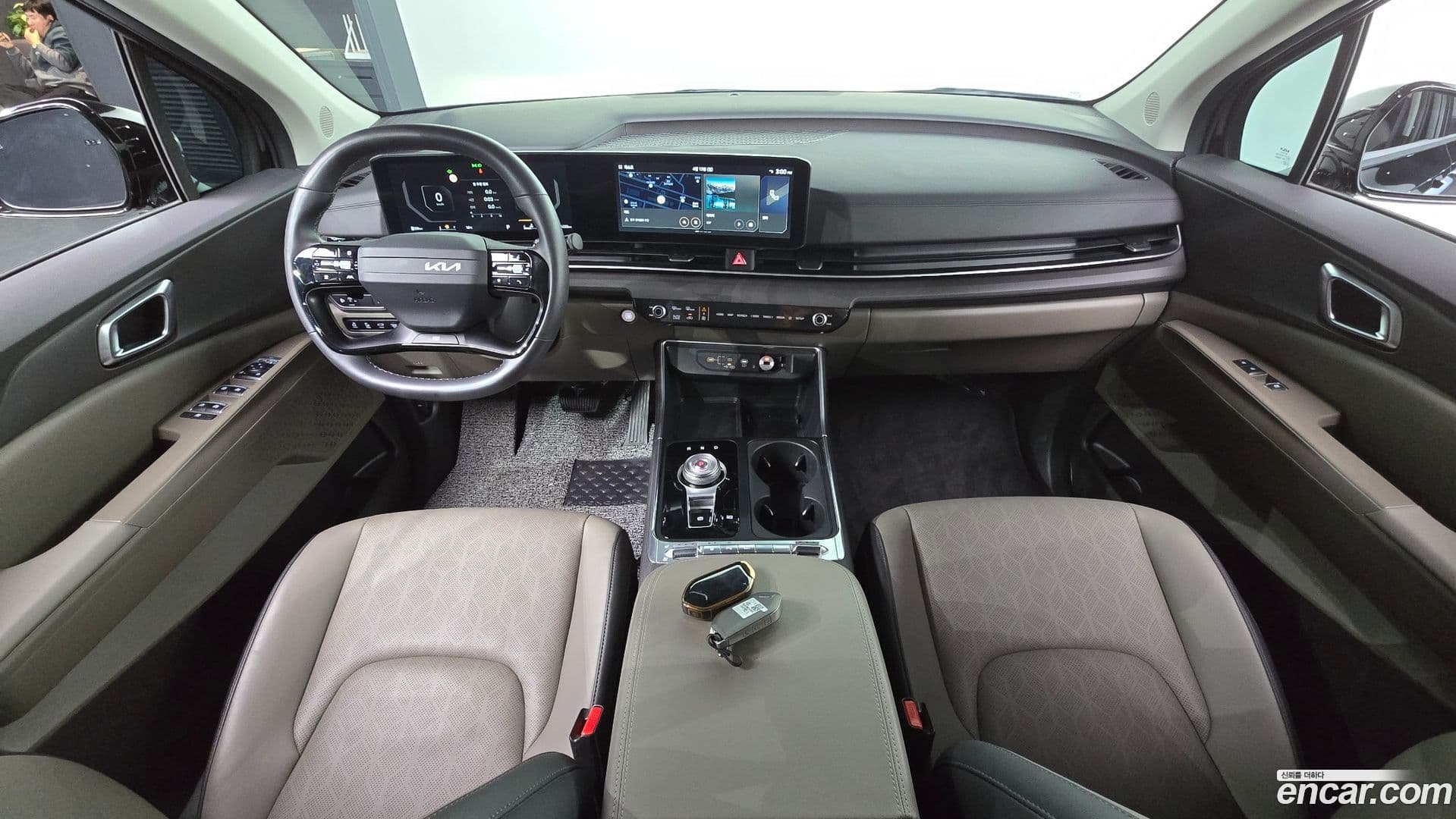 Main__Slider__Photo:Canival Kia 2025.5-6