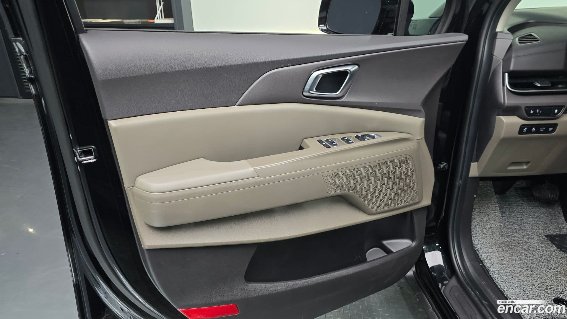 Main__Slider__Photo:Canival Kia 2025.5-23