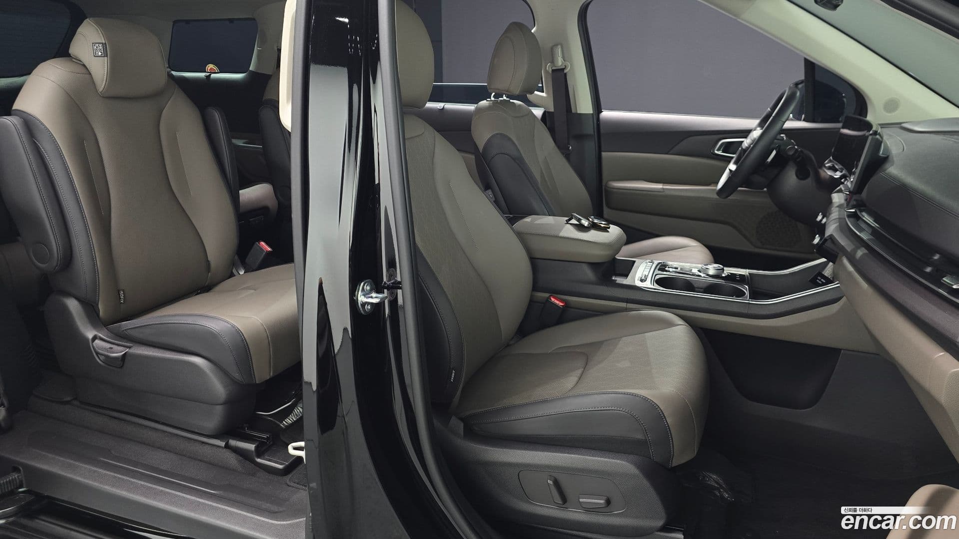 Main__Slider__Photo:Canival Kia 2025.5-25