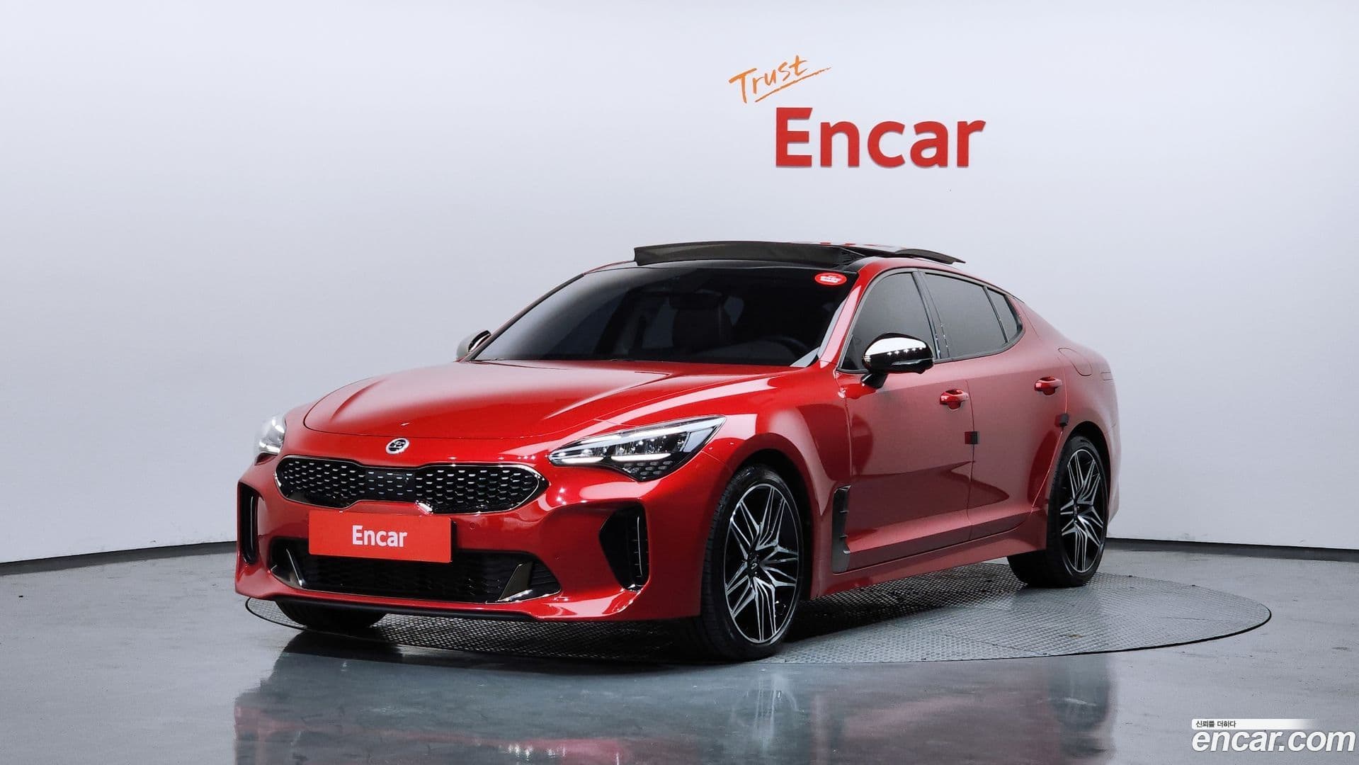 Main__Slider__Photo:Stinger Kia 2020.8-0
