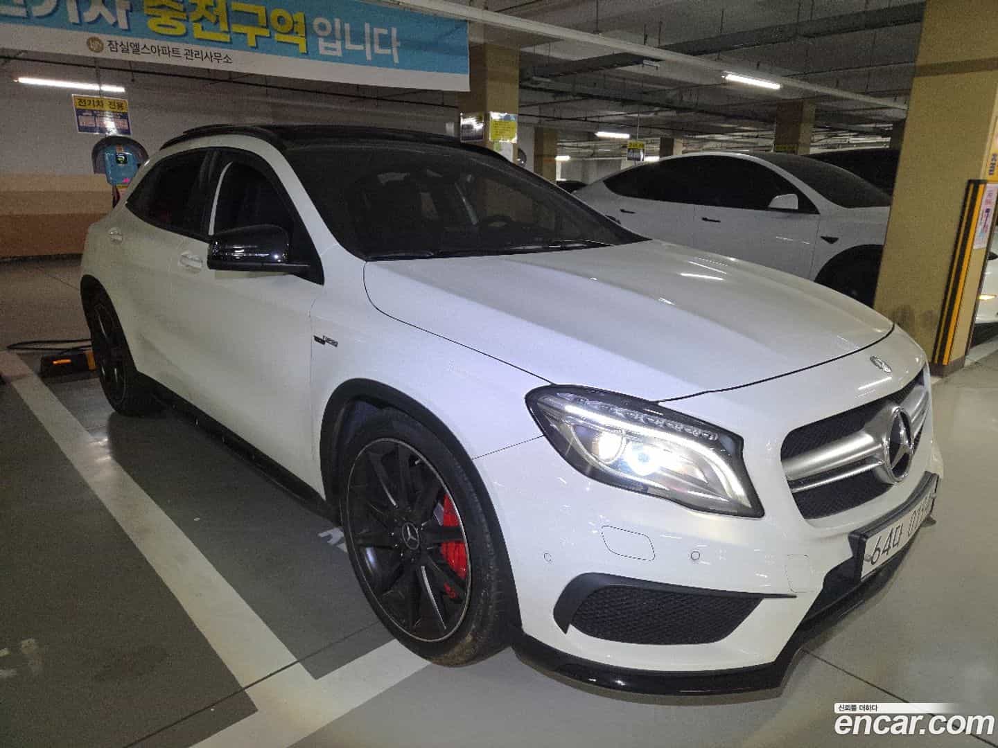 GLA-Class Mercedes-Benz 2017.5-OUTER-006
