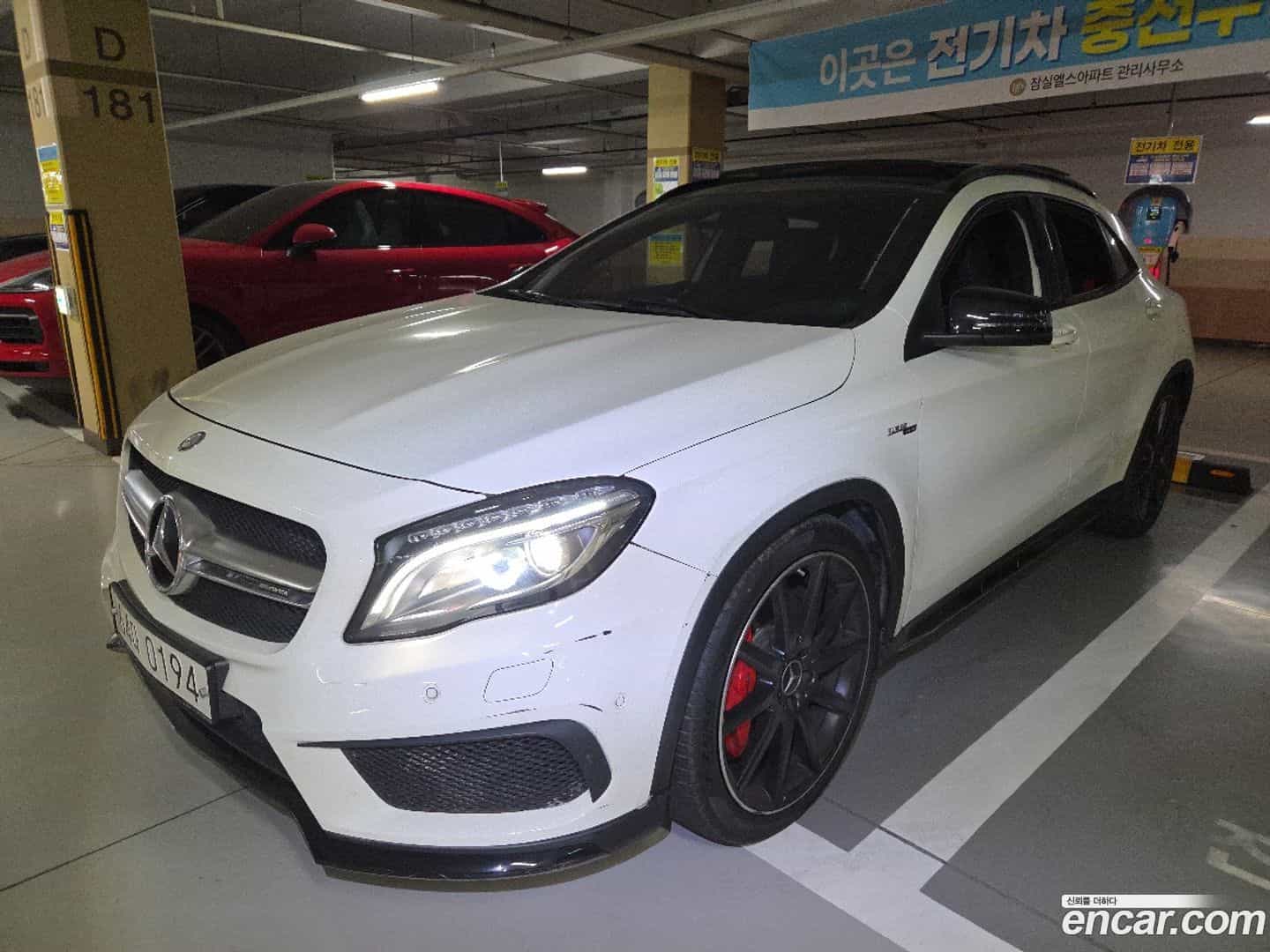 GLA-Class Mercedes-Benz 2017.5-INNER-007