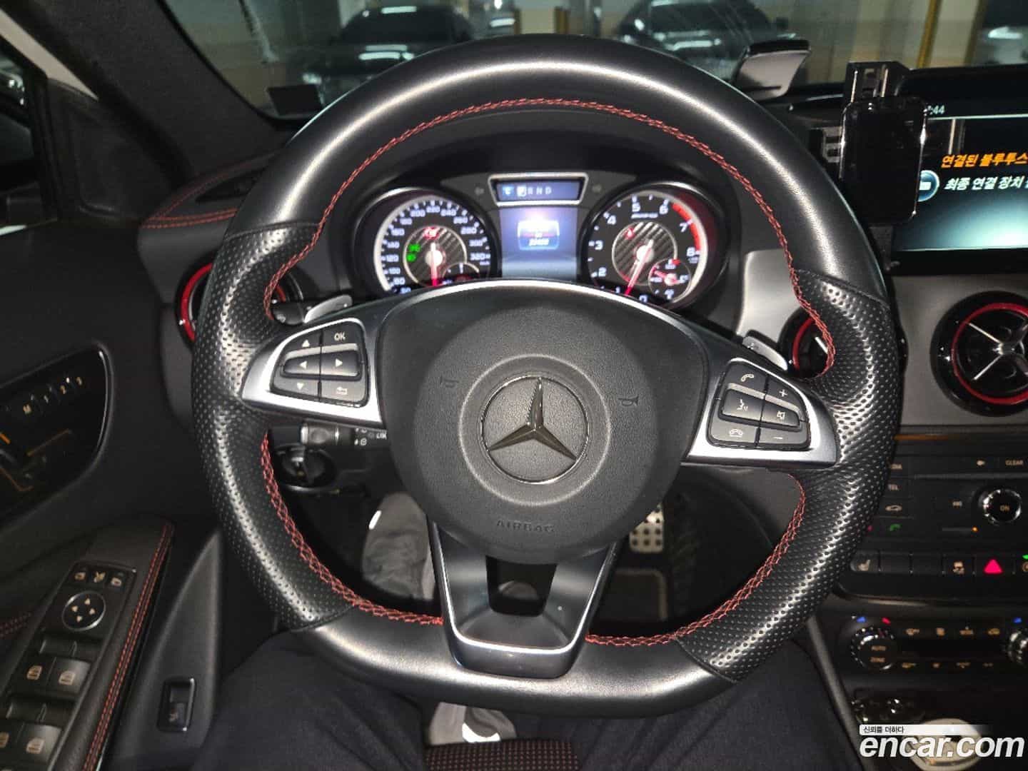 GLA-Class Mercedes-Benz 2017.5-OPTION-022