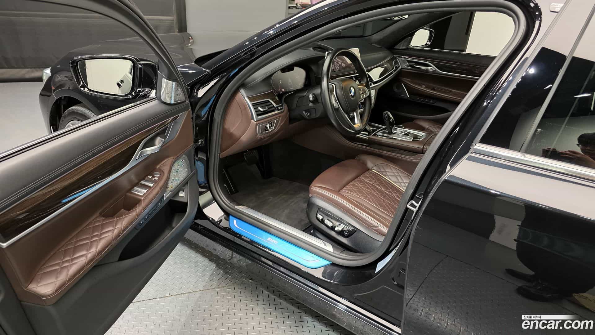 7-Series BMW 2022.3-INNER-010