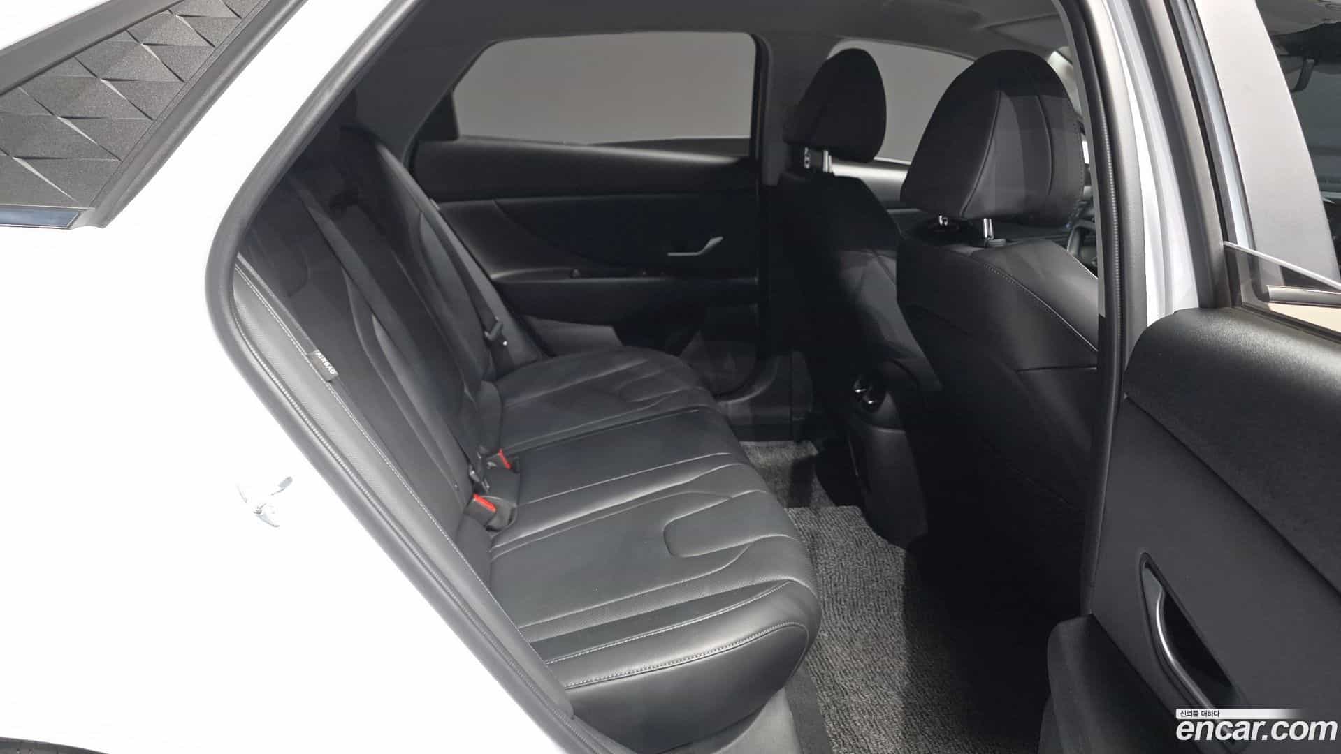 AVANTE Hyundai 2023.5-OPTION-016