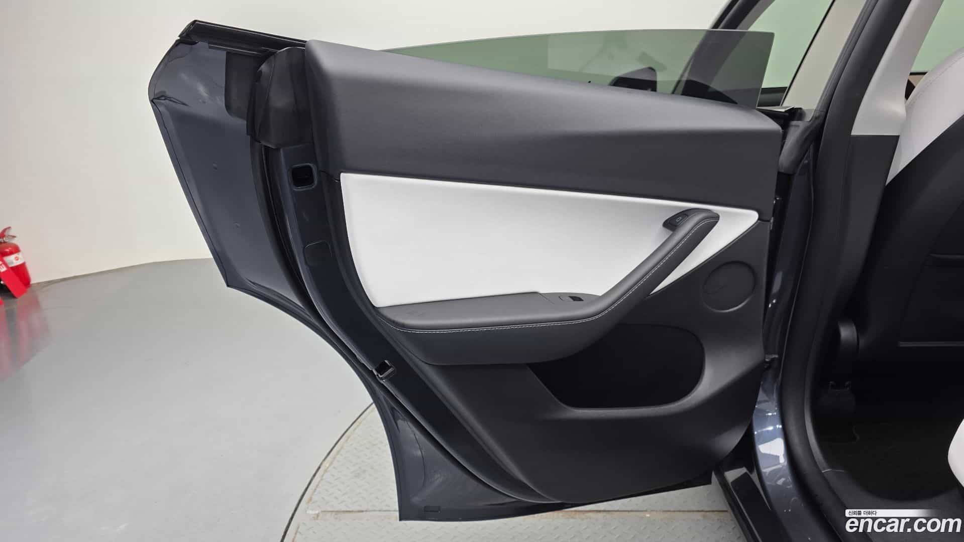 Model Y Tesla 2022.7-INNER-035