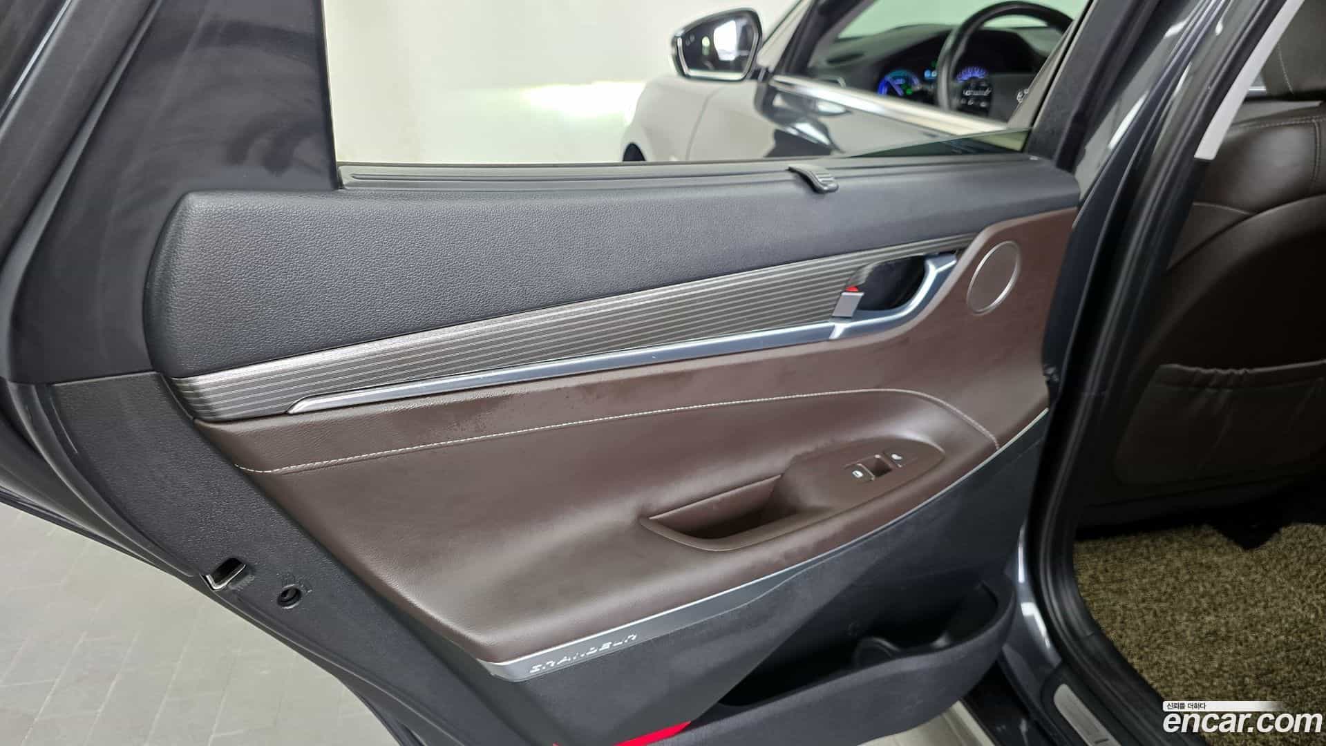 Grandeur Hyundai 2017.3-INNER-035