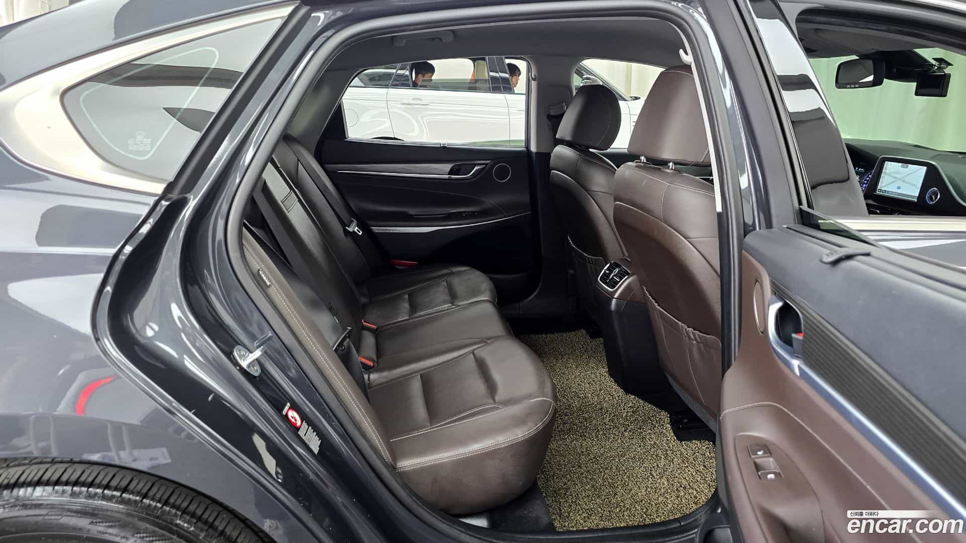 Grandeur Hyundai 2017.3-OPTION-044